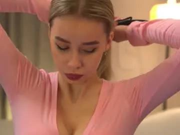 jjennnyy on Chaturbate