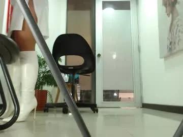 karinbellee on Chaturbate