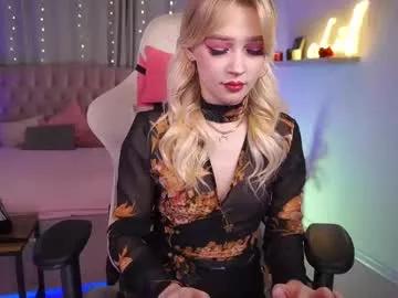 laurawifeness on Chaturbate 