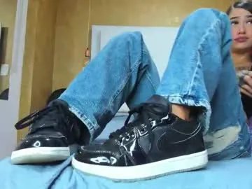 Freechat little_jenni on Chaturbate