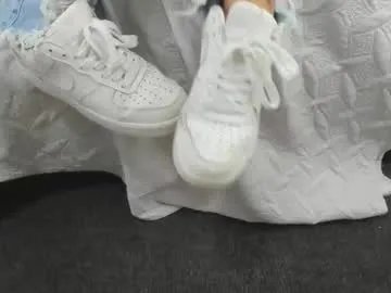 Freechat little_jenni on Chaturbate