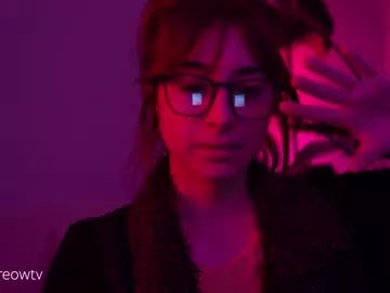 Freechat lizmreow on Chaturbate