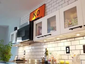 Freechat lizmreow on Chaturbate