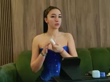 lorawarnner on Chaturbate 