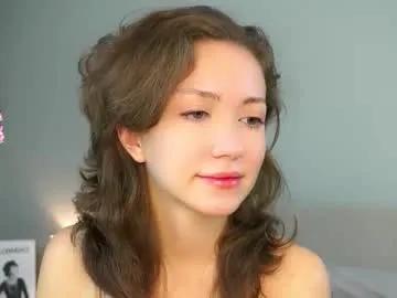 loriamarzinske on Chaturbate