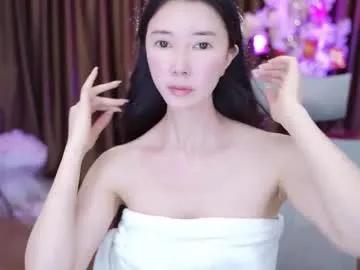 lucy__bb on Chaturbate