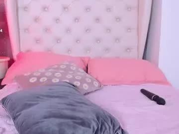 melanie__hills on Chaturbate