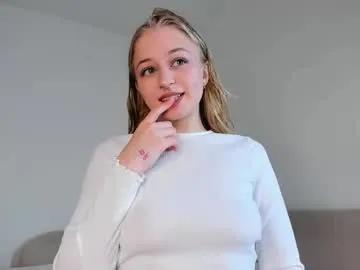 mia_meows on Chaturbate
