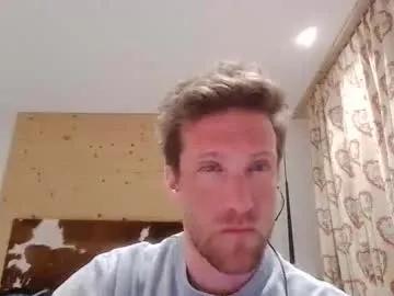 moms_little_monster on Chaturbate