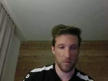 moms_little_monster on Chaturbate