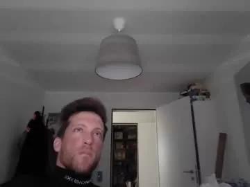 moms_little_monster on Chaturbate