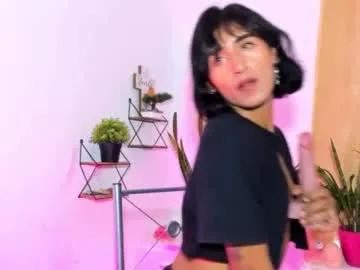 nahomi28 on Chaturbate