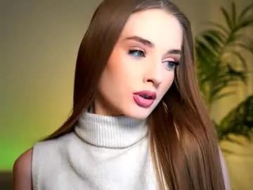 petitegonwiild on Chaturbate