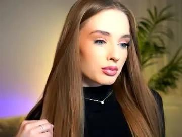 petitegonwiild on Chaturbate