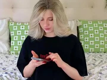 Freechat pinkadele on Chaturbate