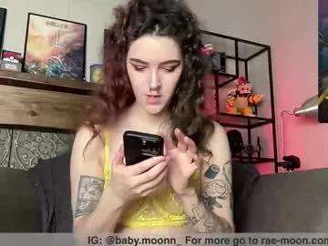 rae_moon on Chaturbate