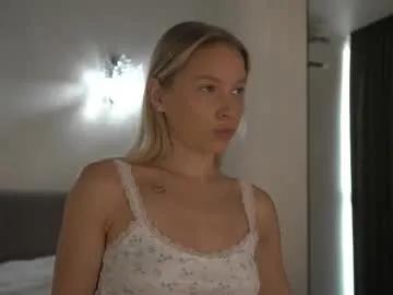 snow_is_falling on Chaturbate