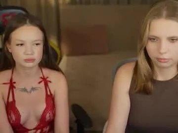 Freechat sweetdesiree_ on Chaturbate