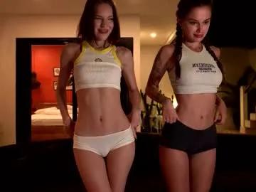 tootightwithbra from Chaturbate