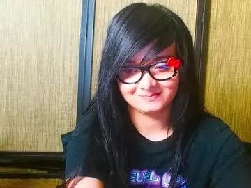 trixiedoescamcam — Pillow Humping & Pvt Open #Petite #teen #bigboobs #lovense #new [139 tokens remaining]