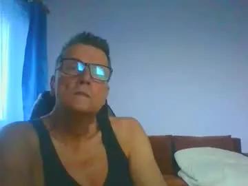 Freechat ulmeni4 on Chaturbate