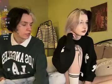 veryraretwins on Chaturbate