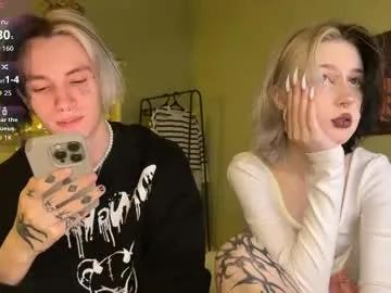 veryraretwins on Chaturbate