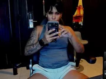 zhoestrong on Chaturbate