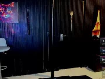 zhoestrong on Chaturbate