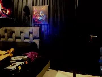 zhoestrong on Chaturbate