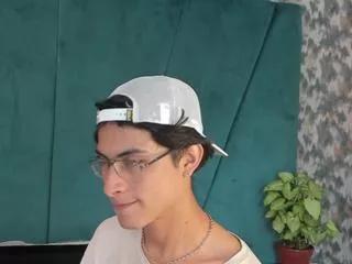 aaron_ez on Flirt4Free 