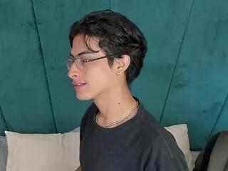 aaron_ez on Flirt4Free 