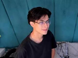 aaron_ez on Flirt4Free 