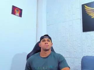 aaron_velour on Flirt4Free 