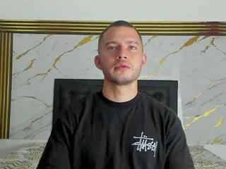 aharon_valentino on Flirt4Free