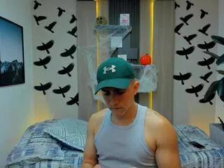 alan_kevin on Flirt4Free