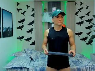 alan_kevin on Flirt4Free