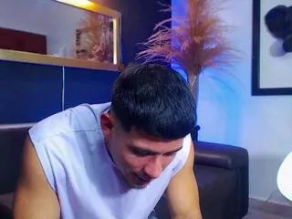 Offline alejo_king on Flirt4Free