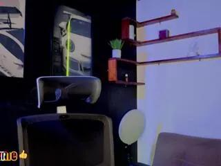 andreww_brownn on Flirt4Free