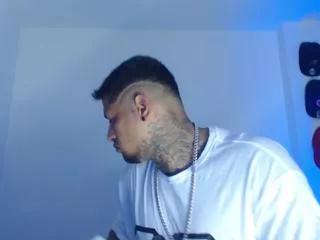 apolo_strongman on Flirt4Free 