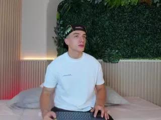 aslan_fox on Flirt4Free 