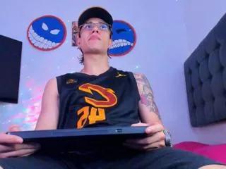 benjamin_calloway on Flirt4Free 