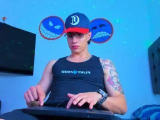 benjamin_calloway on Flirt4Free 