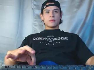 charlie_tomsom on Flirt4Free 