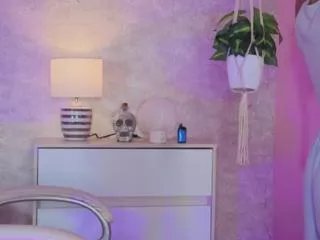 Offline dahiana_walcott on Flirt4Free