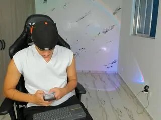 Offline damiano_lucaferri on Flirt4Free