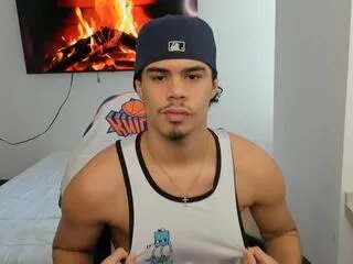 Offline damiano_lucaferri on Flirt4Free