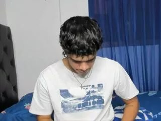 Offline damiano_lucaferri on Flirt4Free