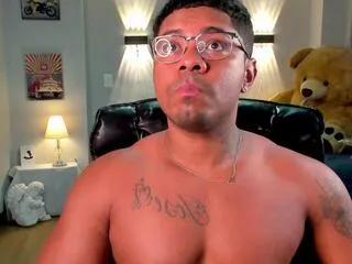 derek_castle on Flirt4Free
