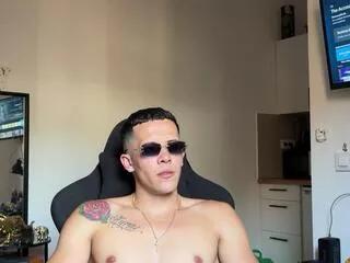 duncan_collins on Flirt4Free 